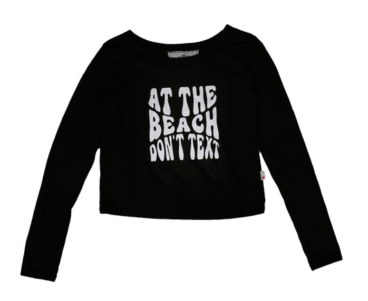 "AT THE BEACH DON'T TEXT" Cropped Long-Sleeved Shirt