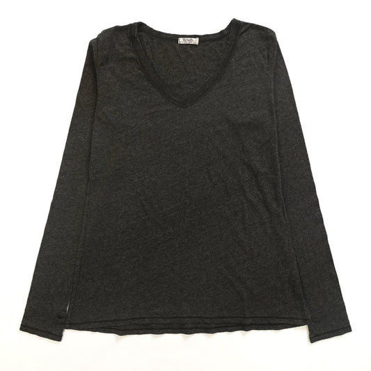 women's charcoal-colored v-neck shirt with long sleeves and thumbholes at the end